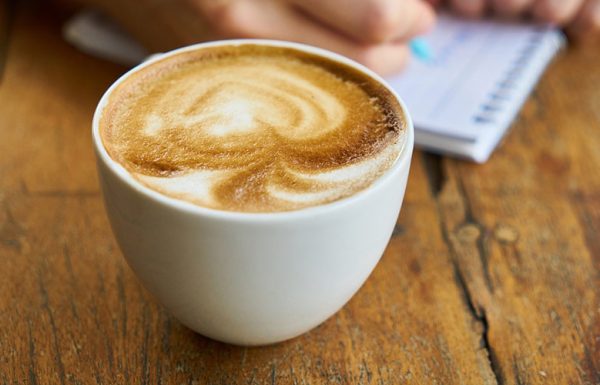 Quel est le lien surprenant entre le cannabis et le café?