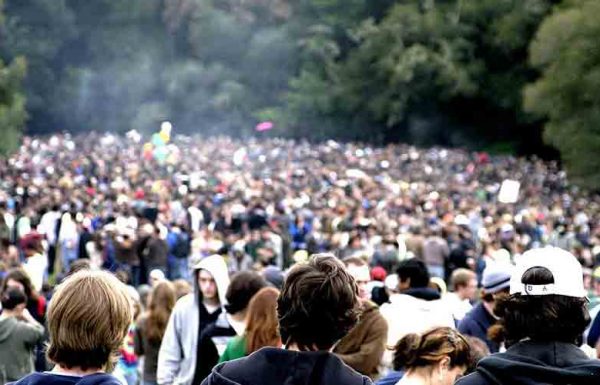Une grande session de fumette organisée devant le Capitole pour le 420